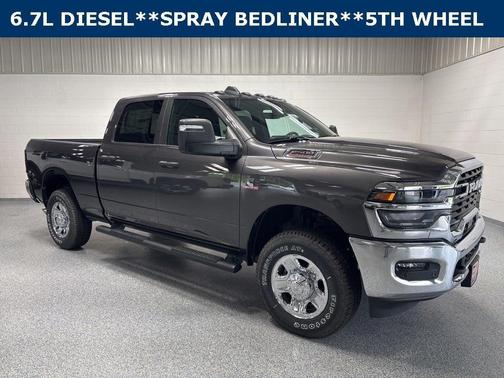 2025 RAM 2500 Tradesman Crew Cab 4x4 6'4' Box