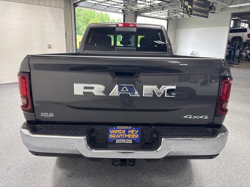 2025 RAM 2500 Tradesman Crew Cab 4x4 6'4' Box