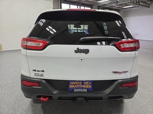 Bright White Clearcoat 2018 Jeep Cherokee Trailhawk