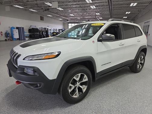 Bright White Clearcoat 2018 Jeep Cherokee Trailhawk