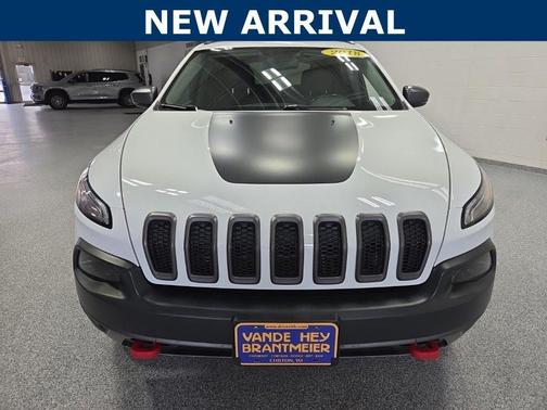 Bright White Clearcoat 2018 Jeep Cherokee Trailhawk