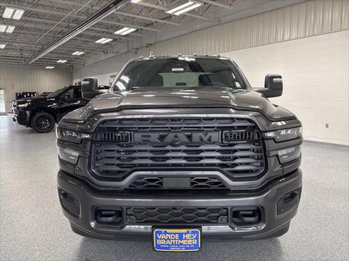 2025 RAM 2500 Big Horn Crew Cab 4x4 6'4' Box