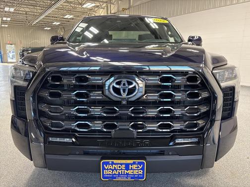 2022 Toyota Tundra Hybrid Platinum