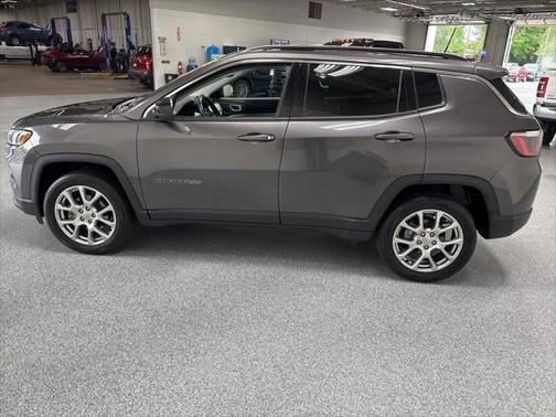 2022 Jeep Compass Latitude Lux