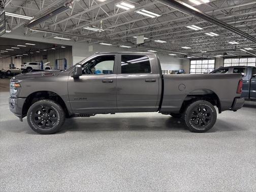 2025 RAM 2500 Big Horn Crew Cab 4x4 6'4' Box