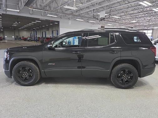 2023 GMC Acadia AWD AT4