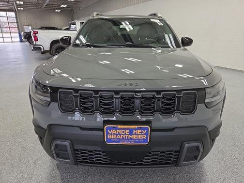 Sting-Gray Clearcoat 2026 Jeep Cherokee Limited