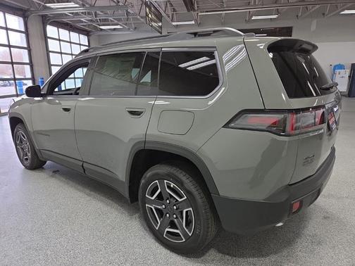 Sting-Gray Clearcoat 2026 Jeep Cherokee Limited