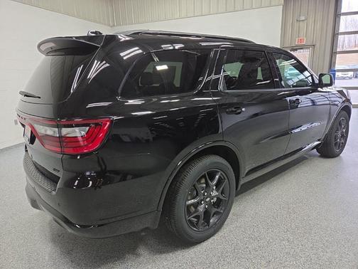 Diamond Black Clear-Coat Exterior Paint 2026 Dodge Durango GT Plus