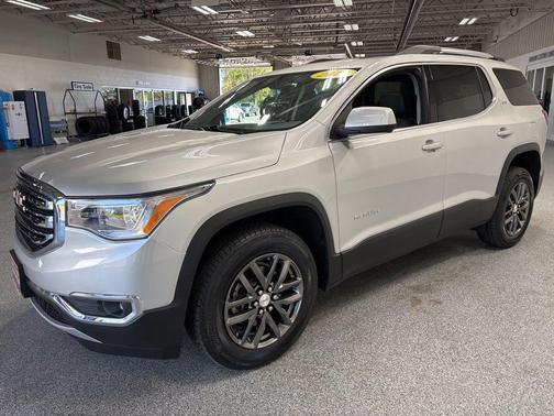 Quicksilver Metallic 2019 GMC Acadia SLT-1
