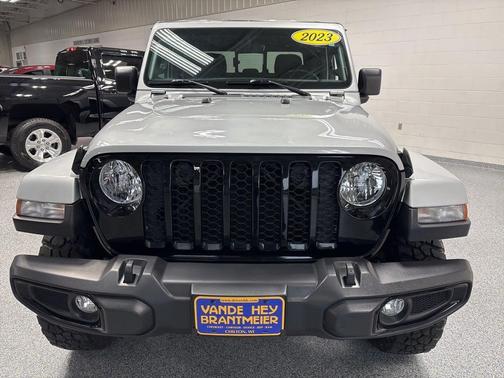 2023 Jeep Gladiator Willys 4x4
