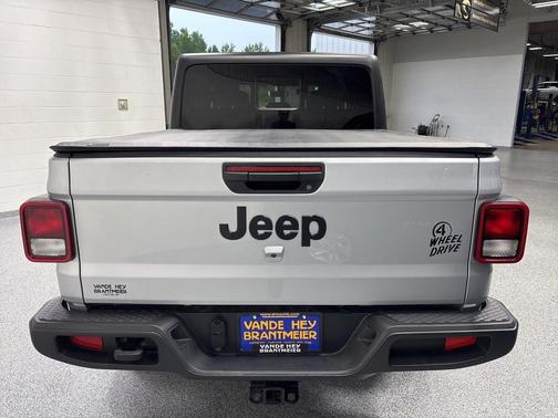 2023 Jeep Gladiator Willys 4x4