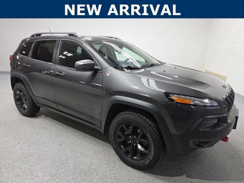 Granite Crystal Metallic Clearcoat 2015 Jeep Cherokee Trailhawk