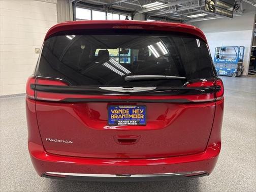 2025 Chrysler Pacifica L