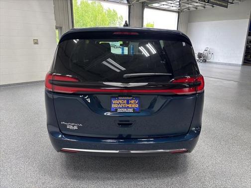 2025 Chrysler Pacifica L
