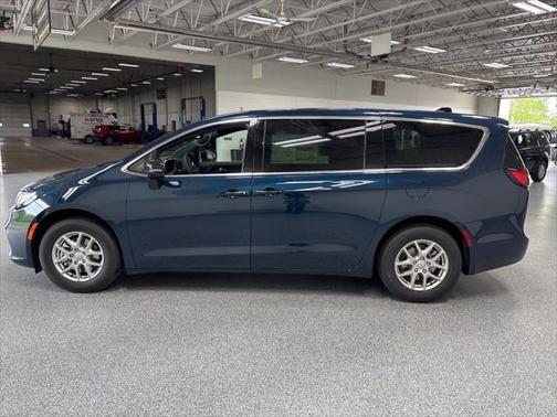 2025 Chrysler Pacifica L