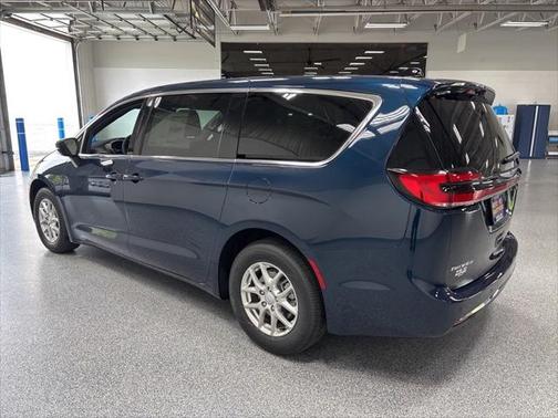 2025 Chrysler Pacifica L