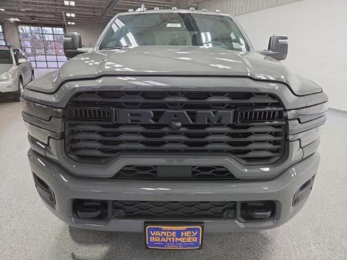 Ceramic Gray Clear-Coat Exterior Paint 2026 RAM 2500 Big Horn Crew Cab 4x4 6'4' Box