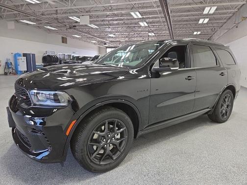 Diamond Black Clear-Coat Exterior Paint 2026 Dodge Durango GT Plus