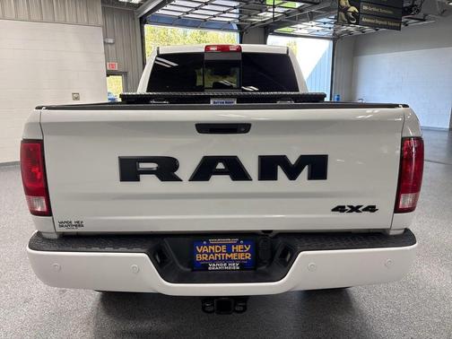 2017 RAM 2500 Big Horn Crew Cab 4x4 6'4' Box