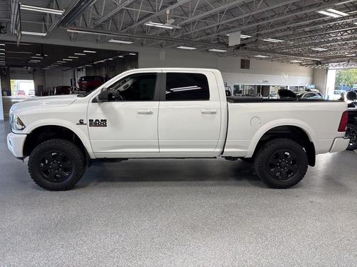 2017 RAM 2500 Big Horn Crew Cab 4x4 6'4' Box