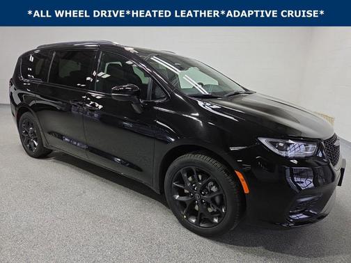 Diamond Black 2026 Chrysler Pacifica L