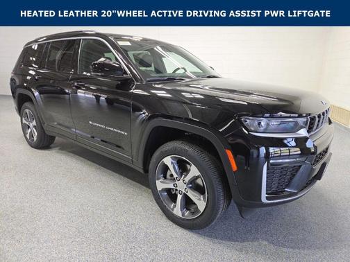 Diamond Black Crystal Pearl-Coat Exterior Paint 2026 Jeep Grand Cherokee Limited