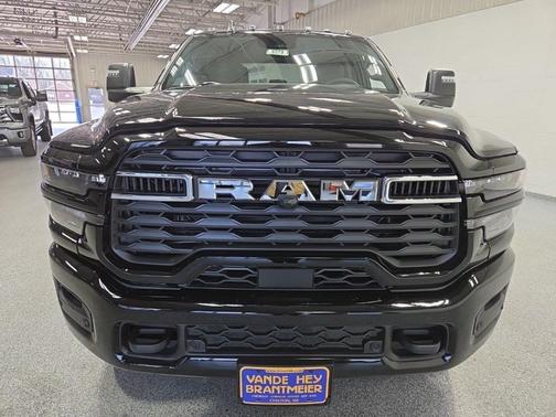 2026 RAM 2500 Big Horn Crew Cab 4x4 6'4' Box