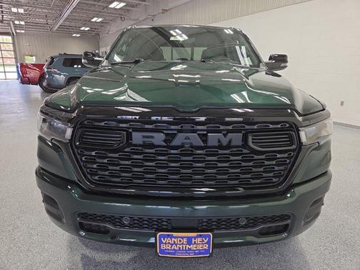 Serrano Green Metallic 2026 RAM 1500 Big Horn/Lone Star