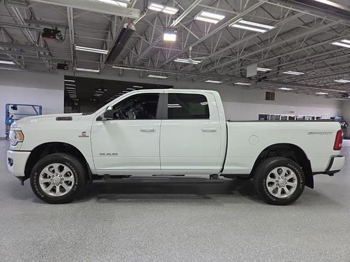 2022 RAM 2500 Big Horn Crew Cab 4x4 6'4' Box
