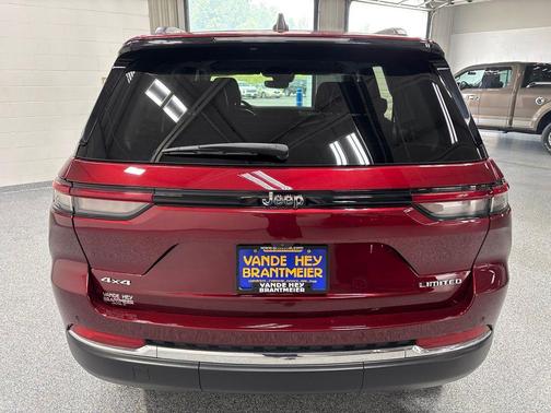 Velvet Red Pearlcoat 2023 Jeep Grand Cherokee Limited