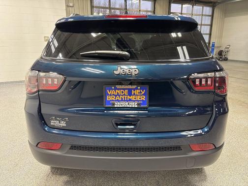 Fathom Blue Pearl Coat 2026 Jeep Compass Latitude