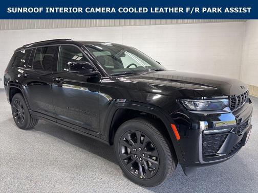 Diamond Black Crystal Pearl-Coat Exterior Paint 2026 Jeep Grand Cherokee Limited