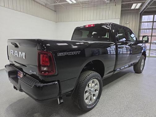 2026 RAM 2500 Big Horn Crew Cab 4x4 6'4' Box