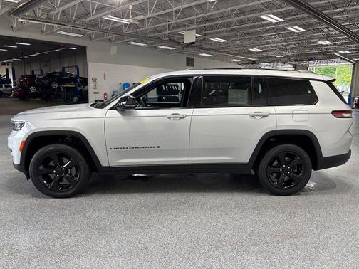 Silver Zynith 2023 Jeep Grand Cherokee L Altitude
