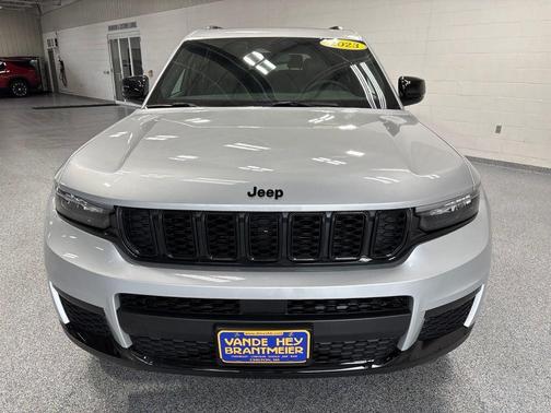 Silver Zynith 2023 Jeep Grand Cherokee L Altitude