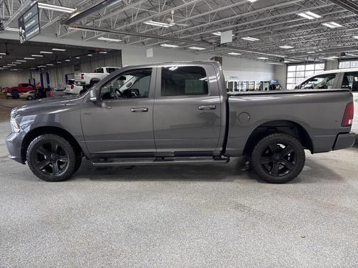 2018 RAM 1500 Night Crew Cab 4x4 5'7' Box