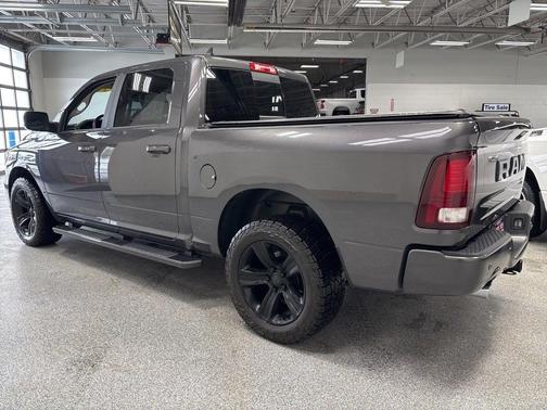 2018 RAM 1500 Night Crew Cab 4x4 5'7' Box