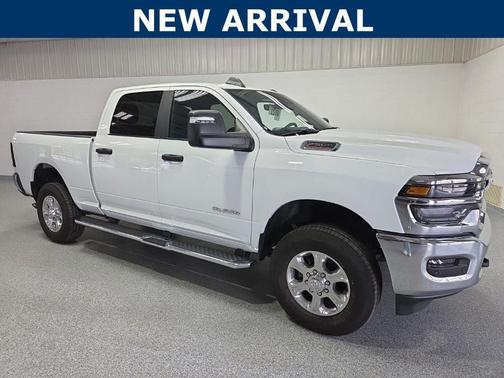 Bright White Clearcoat 2025 RAM 2500 Big Horn Crew Cab 4x4 6'4' Box