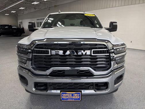 Bright White Clearcoat 2025 RAM 2500 Big Horn Crew Cab 4x4 6'4' Box