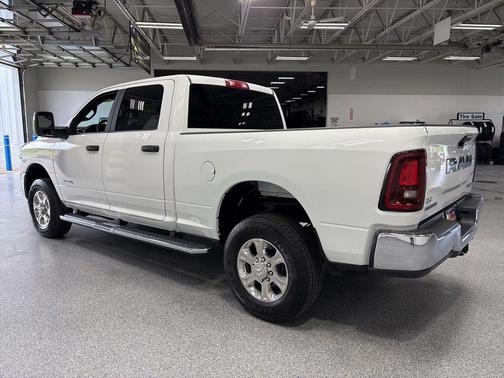 Bright White Clearcoat 2025 RAM 2500 Big Horn Crew Cab 4x4 6'4' Box