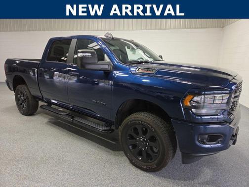 Patriot Blue Pearlcoat 2024 RAM 2500 Big Horn Crew Cab 4x4 6'4' Box