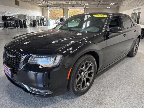 2016 Chrysler 300 S