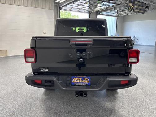 2022 Jeep Gladiator Willys 4x4