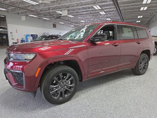 Velvet Red Pearl-Coat Exterior Paint 2026 Jeep Grand Cherokee Limited