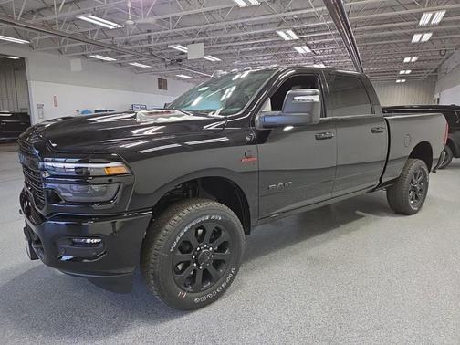 Diamond Black 2026 RAM 2500 Laramie Crew Cab 4x4 6'4' Box