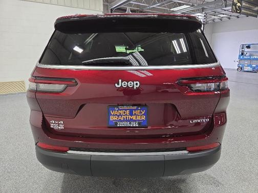 Velvet Red Pearl-Coat Exterior Paint 2026 Jeep Grand Cherokee Limited