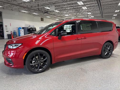2026 Chrysler Pacifica L