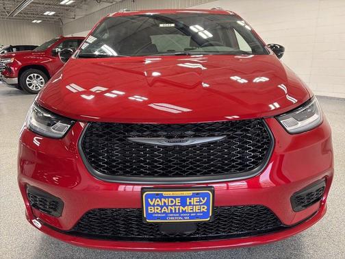 2026 Chrysler Pacifica L