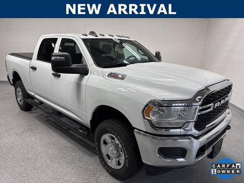 2024 RAM 2500 Tradesman Crew Cab 4x4 6'4' Box